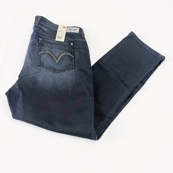 Levi's Women's Flatters and Flaunts Bootcut Denim Jeans SZ16 NWT - Picture 2 of 6